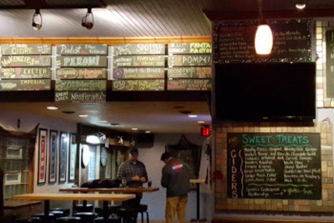Milwaukee Bar Hunt: Milwaukee Bar Crawl - Experience and Duration