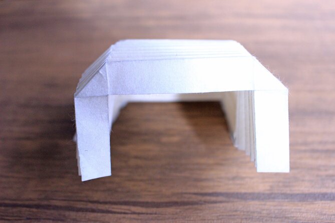 Mini Origami Lamp and Mizuhiki Knot Belt Workshop in Ueno - Crafting Mizuhiki Knot Belts