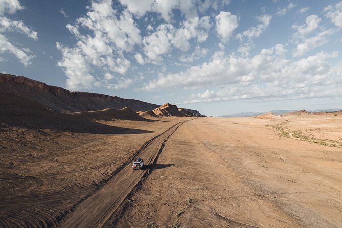 Moonscape Overlook and Factory Butte Offroad Tour - Inclusions and Amenities