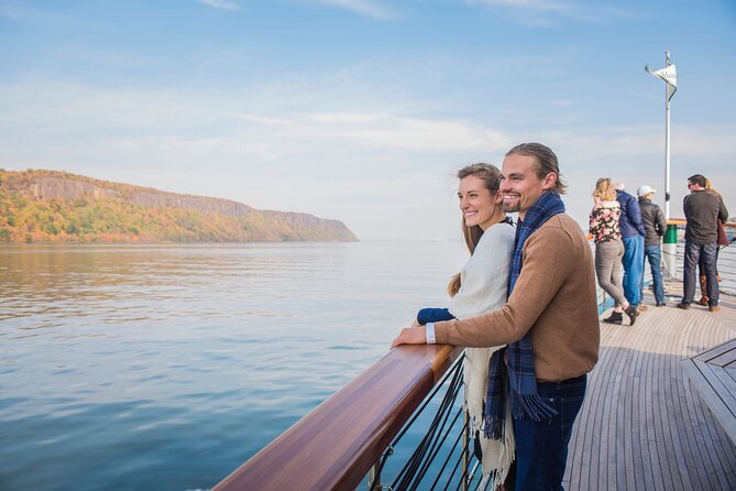 New York Afternoon Fall Foliage Cruise With Lunch - Scenic Highlights