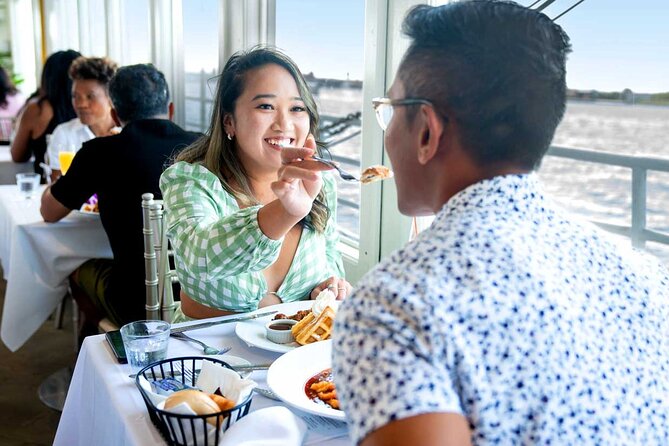 NYC Bottomless Brunch Cruise With Iconic Views - Stunning Views of Iconic Landmarks