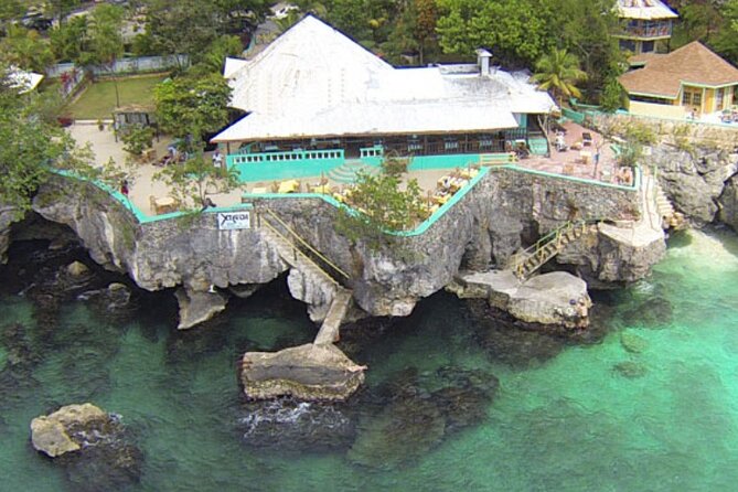 Ocean Eden Bay / Ocean Coral Spring Private Airport Transfer - Vehicle Features