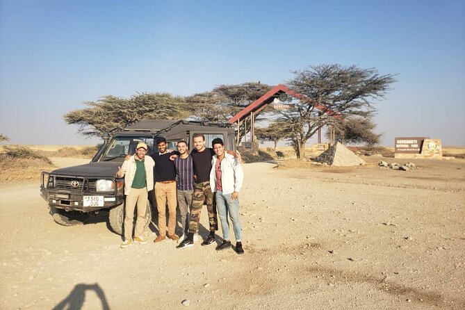 One Day Tanzania Safari – Tarangire or Arusha National Park