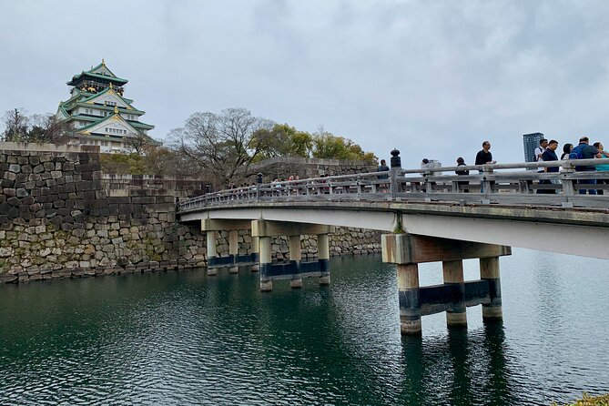 Osaka Highlights: 4HRS Guided Walking Tour With a Native Expert - Meeting and Pickup
