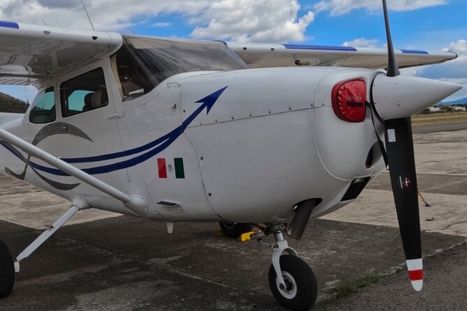 Panoramic Flight to Teotihuacanán in Small Plane 2 People - Flight Schedule