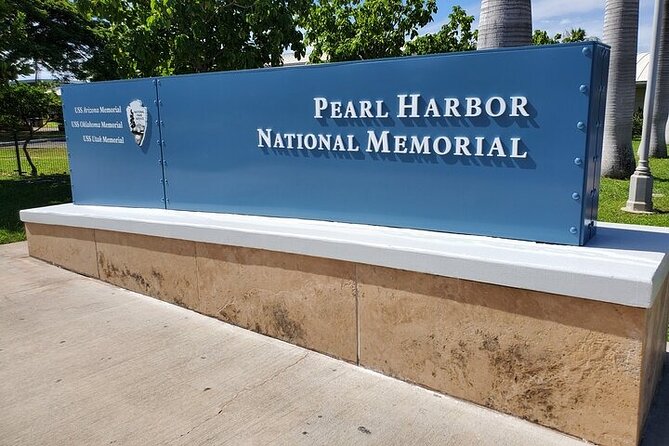 Pearl Harbor USS Arizona Memorial Tour - Pickup and Transportation