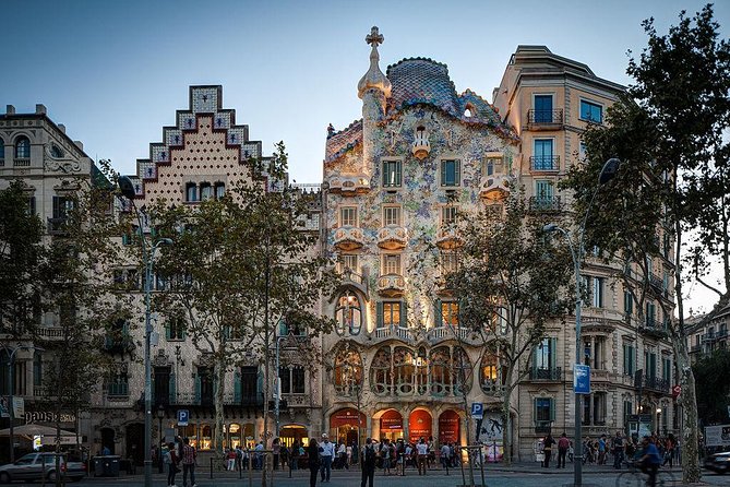 Private 4-Hour Tour a La Carte in Barcelona With Private Pick up and Drop off - Pricing and Availability