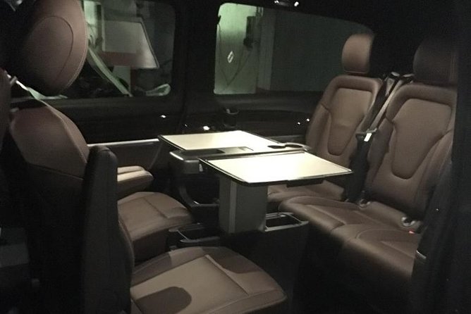 Private Airport Transfer Mercedes V 250 for 6 Passengers - Vehicle Specifications