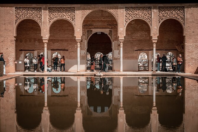 Private Day Tour of La Alhambra and Granada From Cadiz - Transportation and Pickup Details