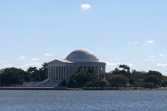 Private DC Guided Bus Tour Review - Accessibility and Participation