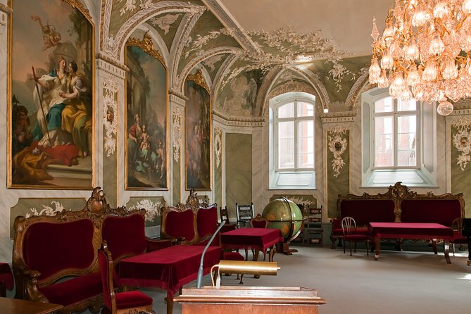 Private Family-Friendly Walking Tour of Historic Lubeck - Highlights of the Itinerary