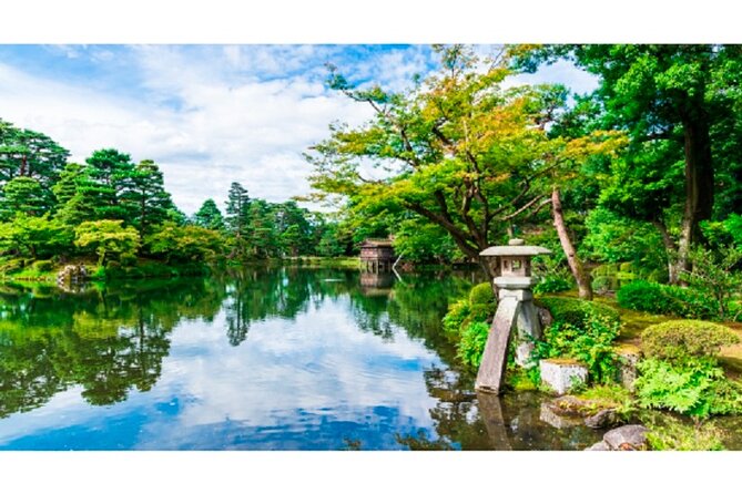 Private Half-Day Kanazawa Walking Tour and Historical Photo Spot - Meeting Information