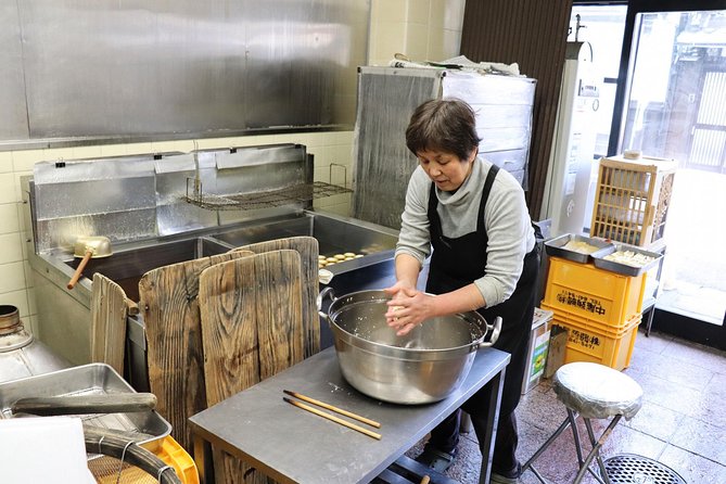 Private Market Visit, Tofu Intro & Cooking Class in Kyoto - Tofu Shop Tour