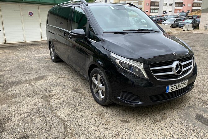 Private One-Way Transfer Between Lisbon and Cascais - Vehicle Comfort and Amenities