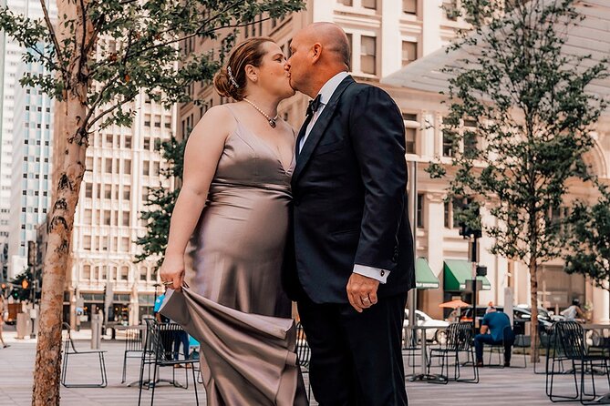 Private Professional Holiday Photoshoot in Seattle - Perfect Locations for Your Photoshoot