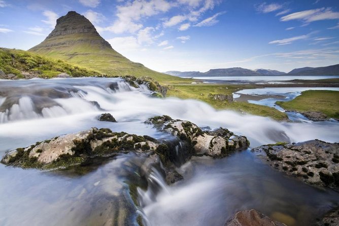 Private Reykjanes Peninsula With Blue Lagoon Day Tour - Exploring the Blue Lagoon