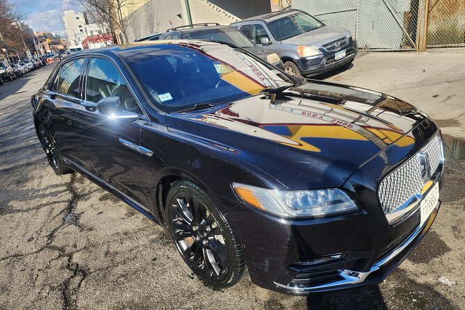 Private Round Trip EWR Newark Airport to and From New York City - Vehicle Features and Amenities