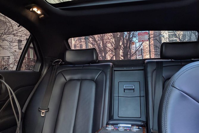 Private Sedan Transfer Between OHARE Airport & Downtown Milwaukee WI - Pickup Location and Procedure