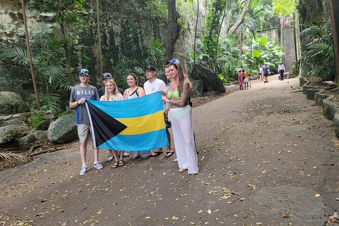 Private Sightseeing Tour Around Nassau by Bus - Inclusions and Amenities