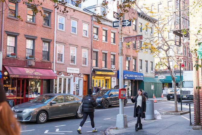 Private Taylor Swift Hotspots Walking Tour - Meeting and End Points