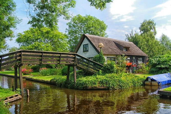 Private Tour to Giethoorn, Zaanse Schans Windmills From Amsterdam - Tastings and Crafts in Giethoorn