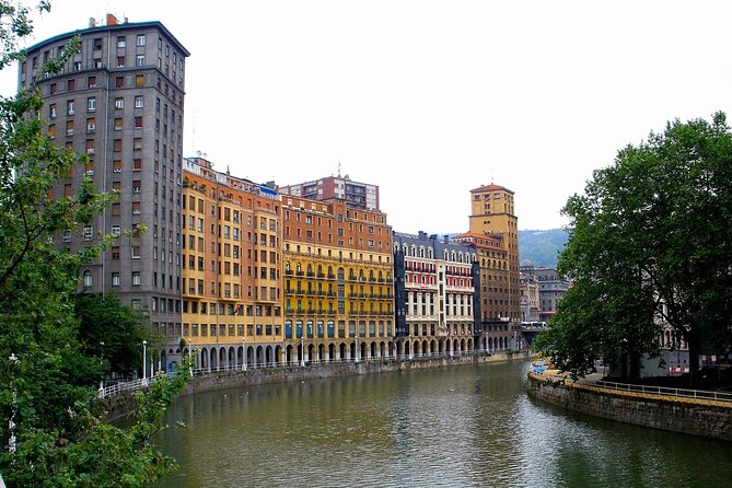 Private Transfer From Barcelona To Bilbao With a 2 Hour Stop - Vehicle Amenities