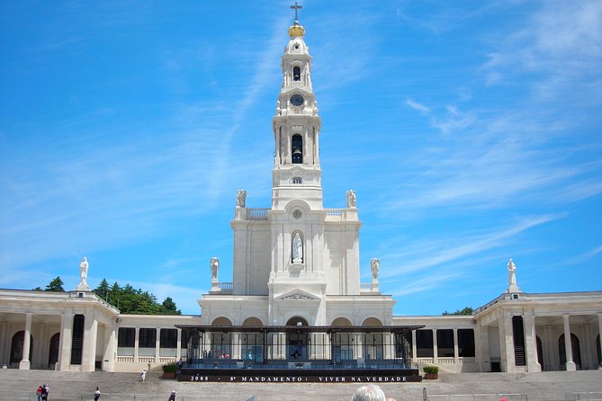 Private Transfer From Lisbon Hotel to Oporto With Stop in Fatima - Stops and Sightseeing