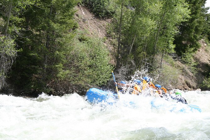 Raft the Blue River Review: A Thrilling Adventure - Gear Up for the Rafting Expedition