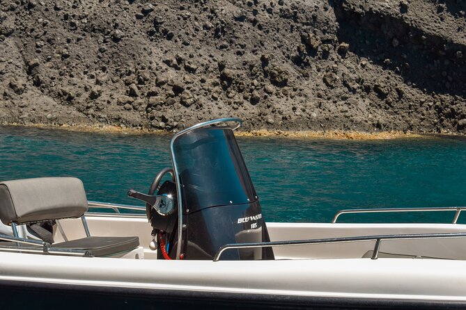 Rent a Boat With 30/50hp Engine in Santorini Without a License - Inclusions and Amenities