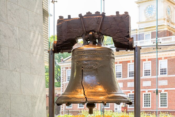Revolutionary Roots: A Historic Philadelphia Stroll - Exploring Franklins Printing Legacy