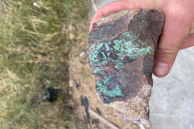 Rockhounding in Bisbee - Exploring the Copper Queen Mine Tailings