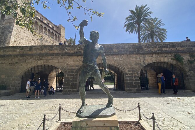 Romantic Quest Experience in Palma De Mallorca - Uncovering Architectural Gems Along the Way