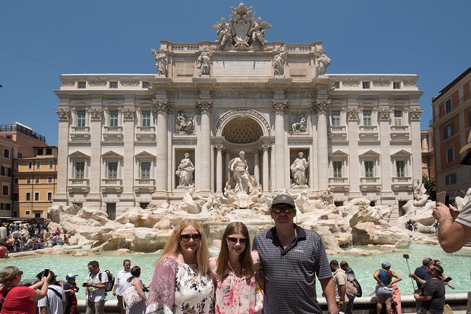 Rome Tour With Driver: Colosseum and Vatican Museums - Exploring the Colosseum