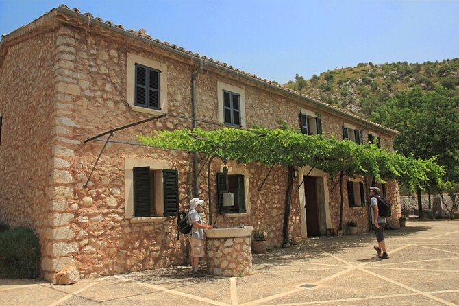 Sa Travessa, the Grand Route in Four Days (Gr221) - Meeting and End Points