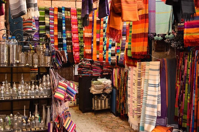 Safe Shopping Trip for High Quality Souvenirs - Benefits of a Private Tour