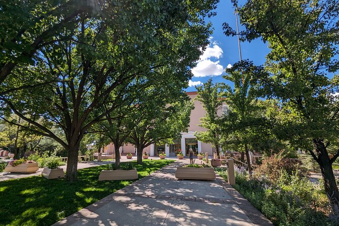 Santa Fe Scavenger Hunt Walking Tour and Game - Unique Tour Features