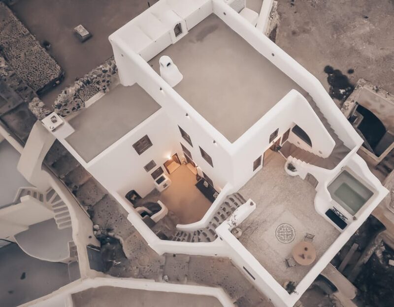 Santorini: Create & Exhibit Your Art at Santa Croce Villa - Artistic Opportunities at Santa Croce