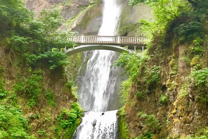 Small Group: Columbia River Gorge Waterfalls Tour From Portland - Itinerary Highlights and Key Sights
