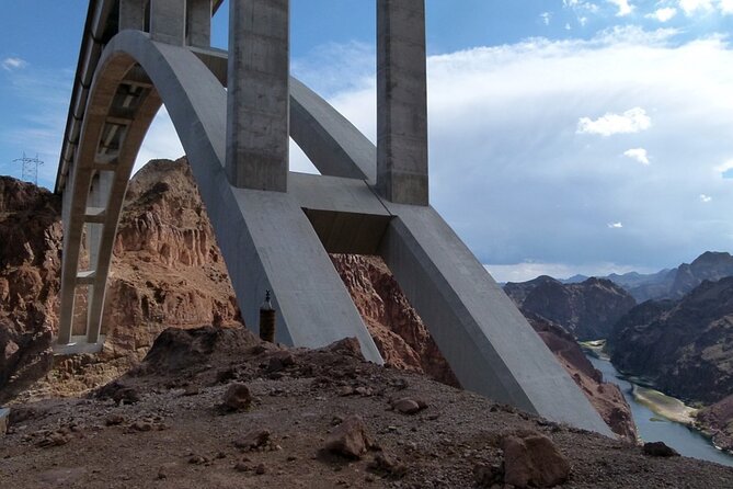 Small Group Hoover Dam, Powerplant and OCallahan Bridge Tour - Exploring the Powerplant