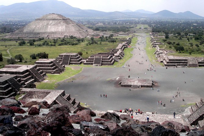 Teotihuacan Piramids and Shrine of Guadalupe Without Lunch From Mexico City - Shrine of Guadalupe Experience