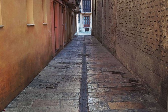 The Secret Valencia: Mysteries, Legends and Curiosities - Uncovering Architectural Enigmas
