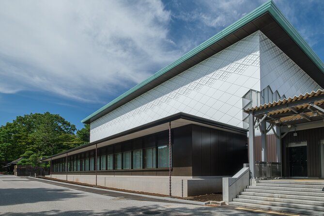 Tokyo Art Culture Tour in Sannomaru Shozokan Museum - Included in the Tour