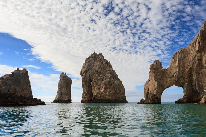Tour 2x1: Arch + Camels + Mexican Lunch + Pick Up! - Inclusions and Amenities
