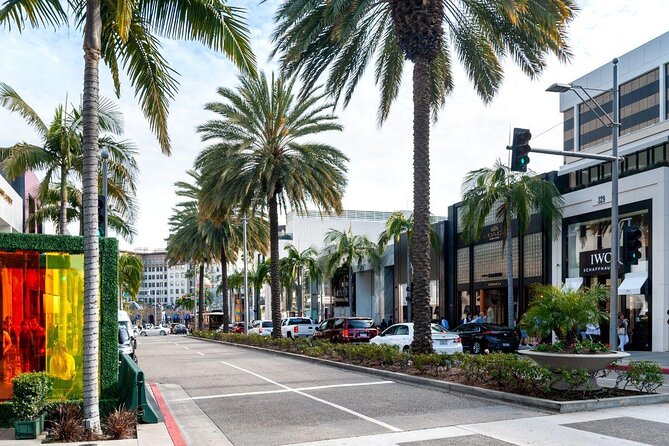 Tour of Hollywood, Sunset Blvd, Farmers Market, Miracle Miles and Beverly Hills - Savor Local Flavors at Farmers Market