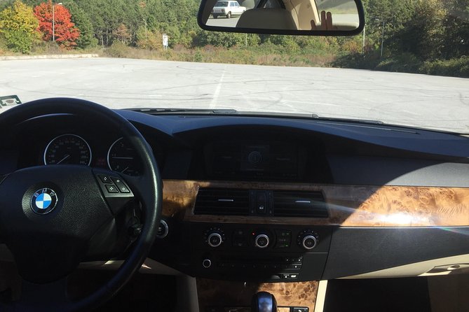 Transport With a Luxrious and Comfy Car - Accessibility Features