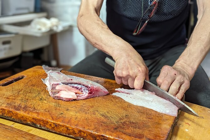 Tsukiji Fish Market Tour & Buy Fish to Eat at Hidden Home Kitchen - Highlights of the Unique Lunch Experience