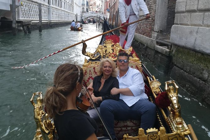 V.I.P Marriage Proposal in Gondola - Romantic Live Music Serenade