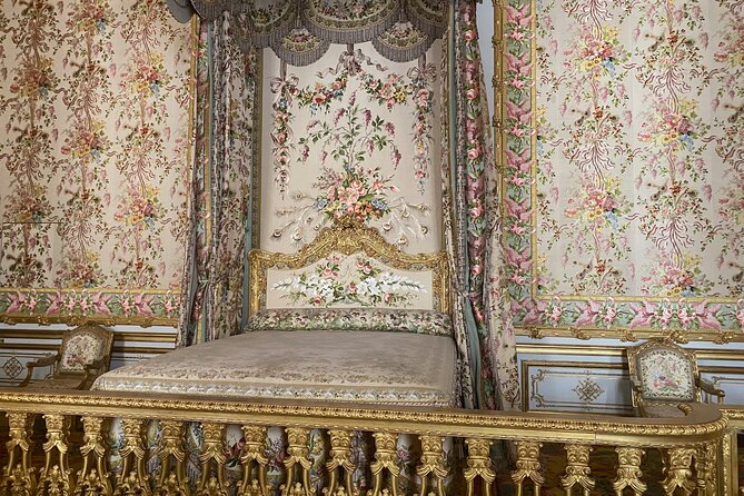 Versailles Palace Priority Access Guided Tour - Small Group - Meeting and End Points