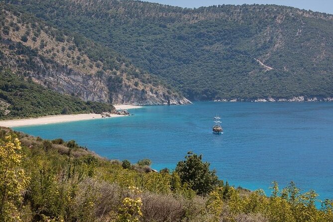 Visit Kroreza Beach by Boat - Getting There by Boat