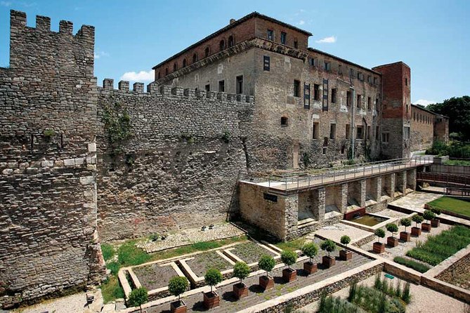 Vitoria and Añana Salt Valley Small Group Tour Lunch Included - Group Size Details